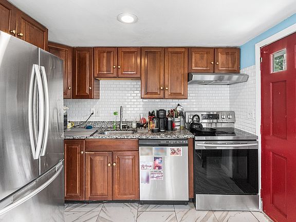 4th image of 46 Stonehill Rd