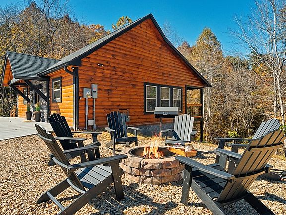 2nd image of 514 Hideaway Ridge Cir