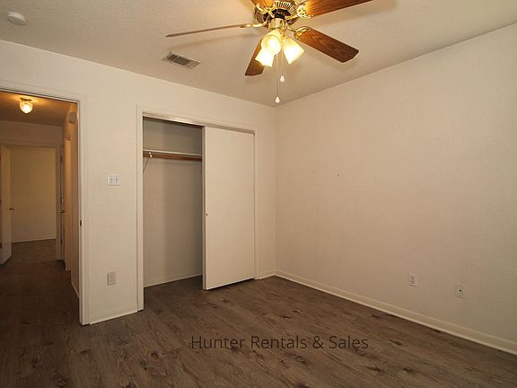 5th image of 921A Rosewood Dr