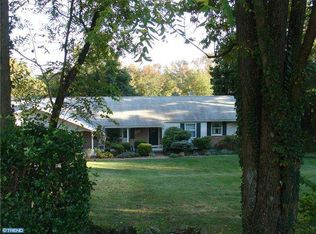 19 Rosemary Dr, Reading, PA 19608