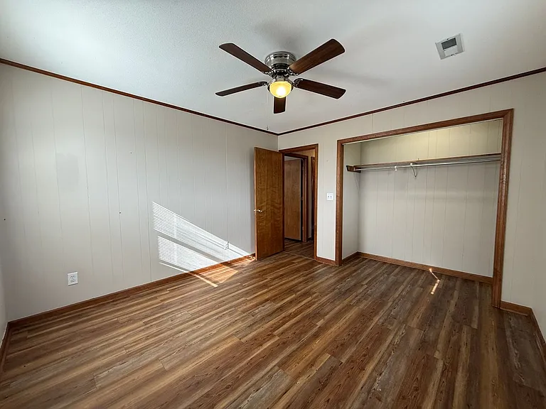 1111 Fairview Rd — Photo 27