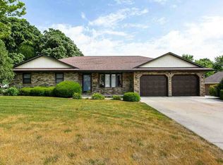 152 15th Ave SW, Dyersville, IA 52040