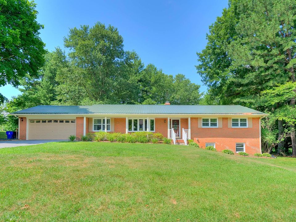 1st image of 305 Apperson Dr