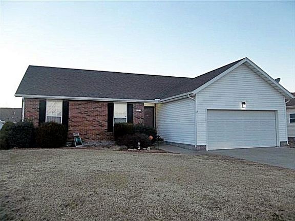 2nd image of 808 Cypress Dr