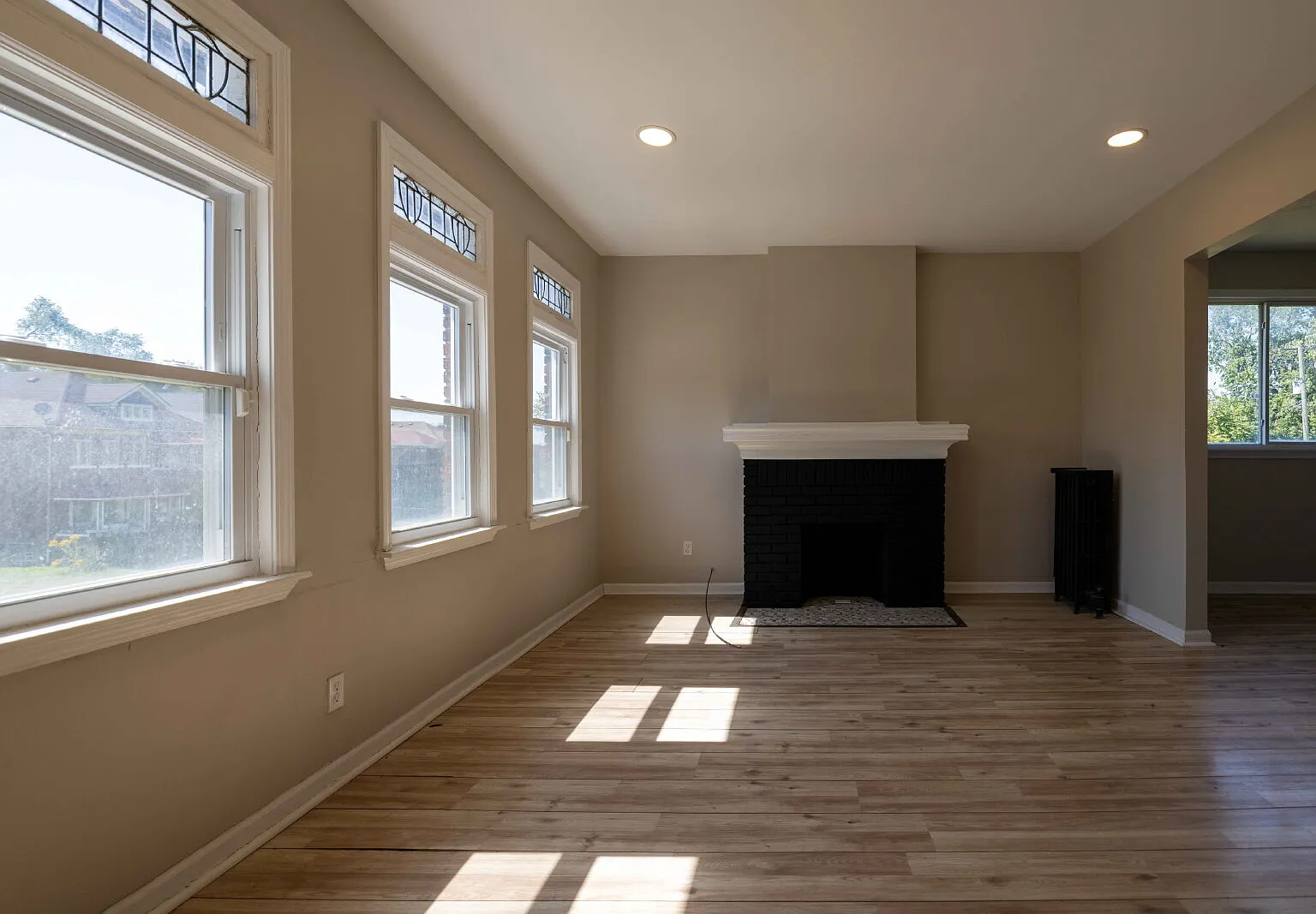 2 bed, 1.0 bath, $950 — Photo 3