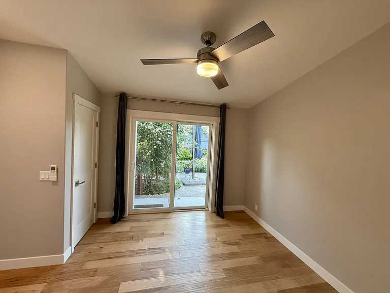 1665 Laurel Ave — Photo 14
