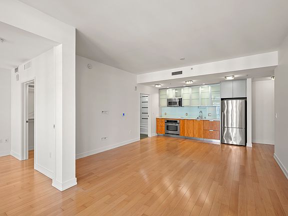 5th image of 575 6th Ave Unit 411