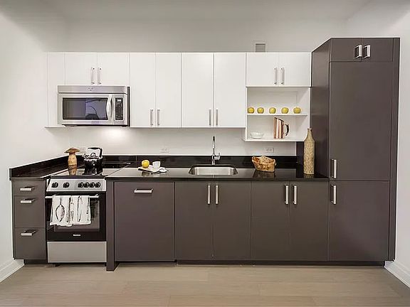 2nd image of 70 Pine St APT 1122