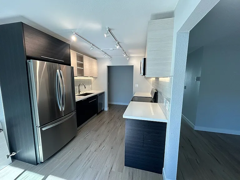 1240 Holly St — Photo 3