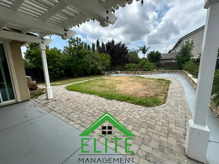 1084 Navigator Dr — Photo 21