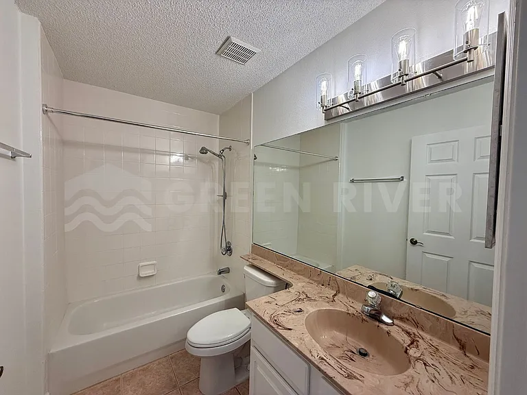204 Augusta Cir — Photo 22
