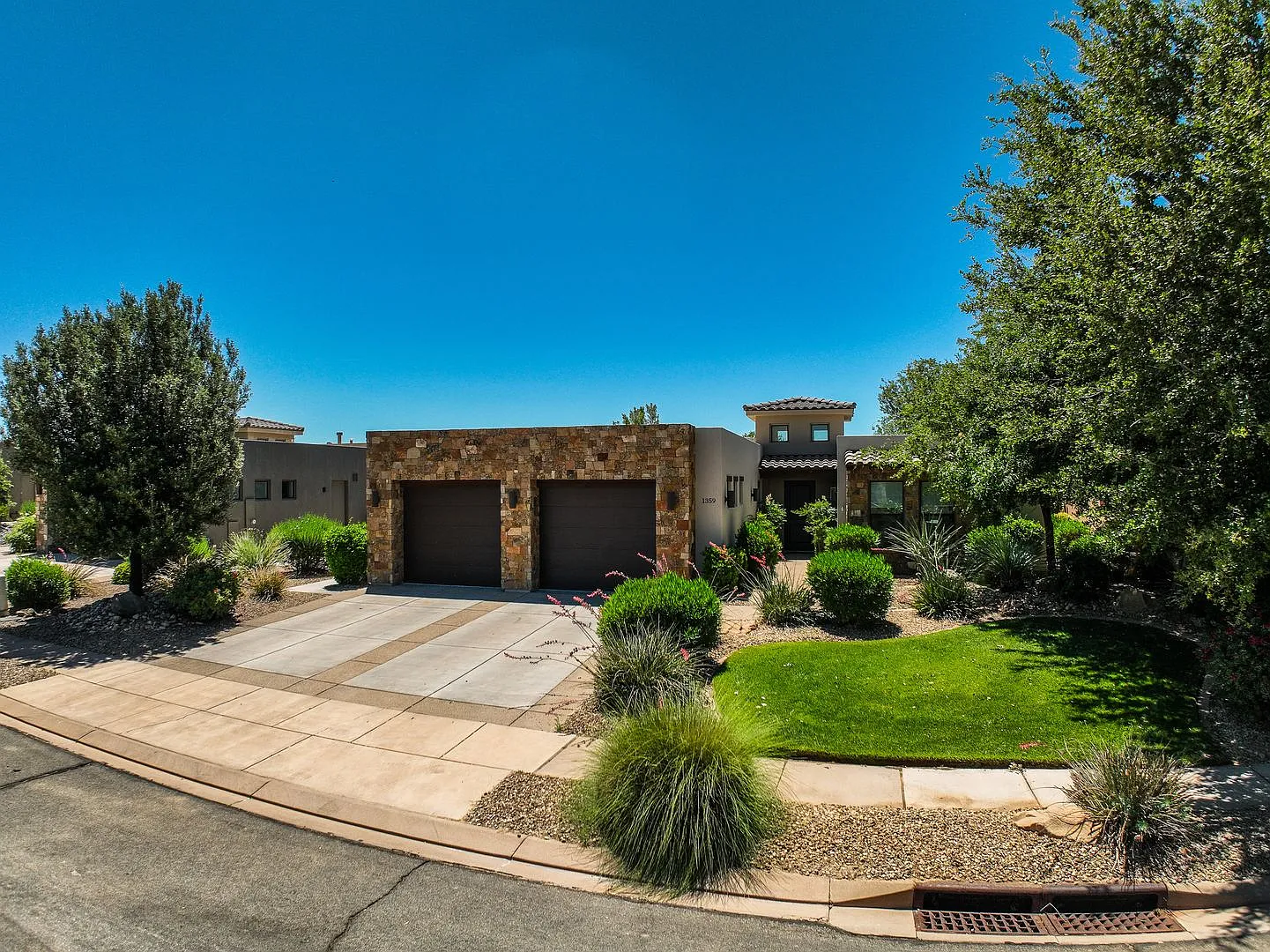 Available September 1st! - Fully Furnished Home For Rent! With Casita. Ledges Community — Photo 2