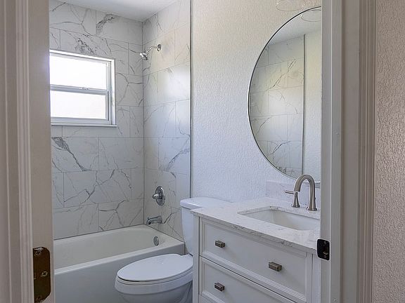 5th image of 3025 Buttercup Ln