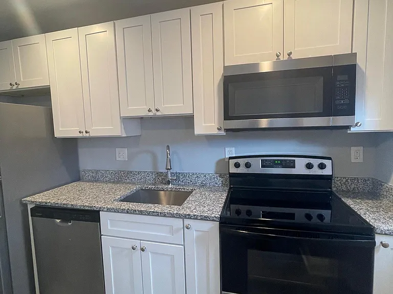 3607 W Lexington St — Photo 11