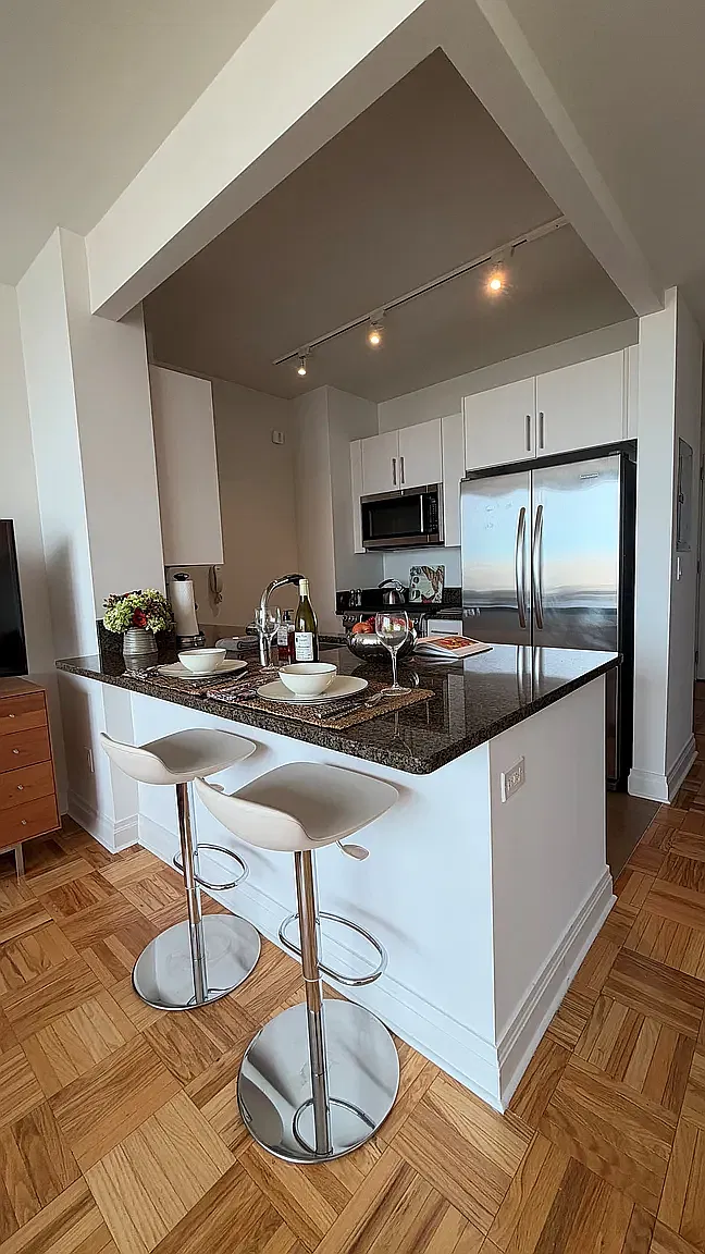 1510 Lexington Ave — Photo 3