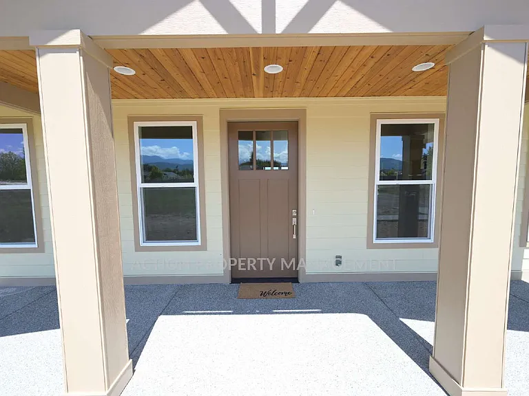 114 Turner Pl — Photo 3