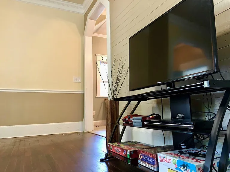 2726 N Roxboro St — Photo 9