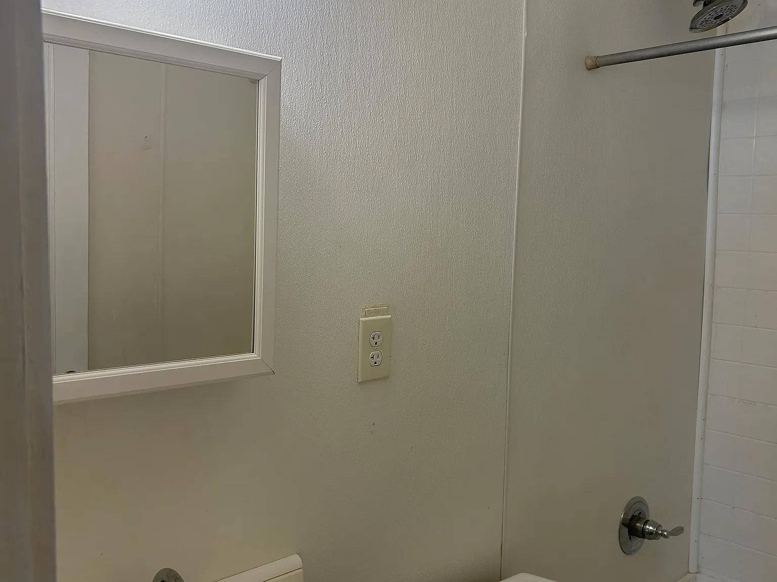 2 bed, 800 sqft, $855 — Photo 2