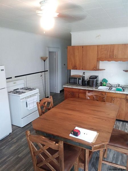 4th image of 8-10 CRANE Street