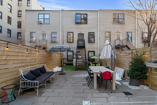 Rented by Douglas Elliman | media 22