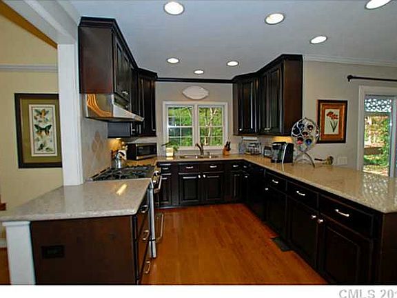 5th image of 7142 Carosan Ln