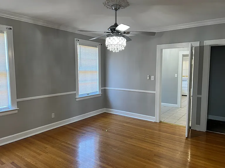 2421 Boulevard Napoleon #2 — Photo 15
