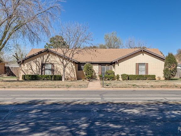 3rd image of 3842 Sunset Dr