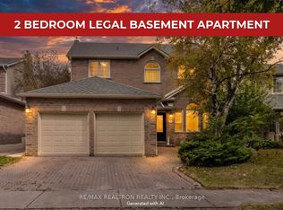 68 Flint Cres, Whitby, ON L1R 1J8