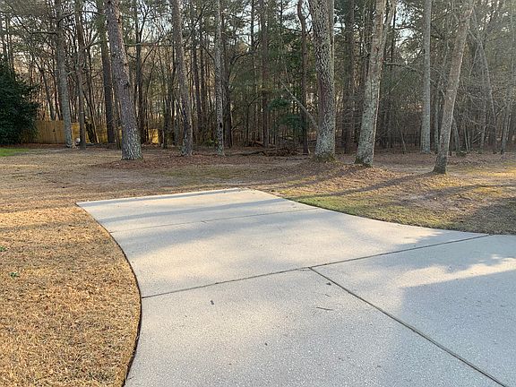 3rd image of 220 Buck Point Ct