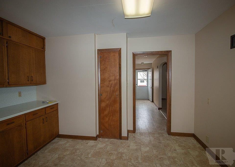 1st image of 1006 H Ave