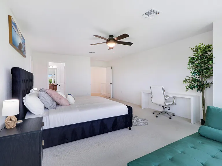 12725 Mogador St — Photo 23