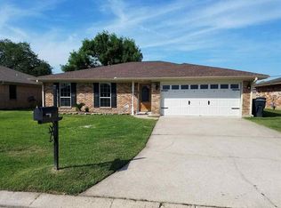 2220 Little John Ln, Groves, TX 77619