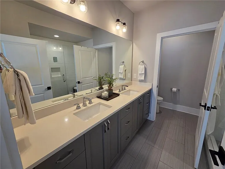 318 Gibson St SE — Photo 29