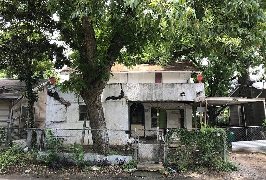 1st image of 107 Weaver St
