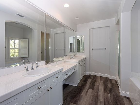 3rd image of 23937 Windward Ln