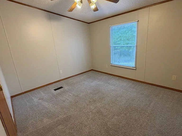 121 Rainwood Dr — Photo 13