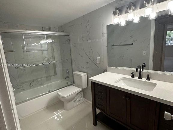 5th image of 8353 Lake Dr #1088