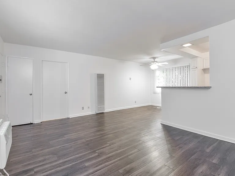 1799 N Hollywood Way #C — Photo 6