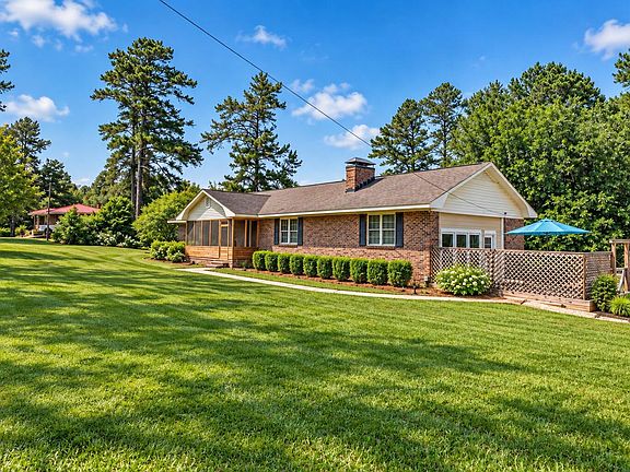 2nd image of 566 Howlandville Rd