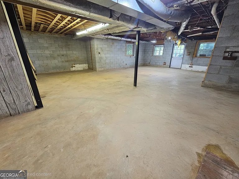 615 Kings Rd — Photo 30