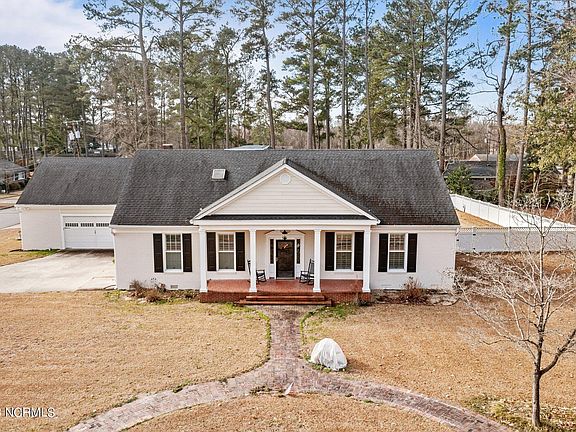 2nd image of 901 W Memorial Drive