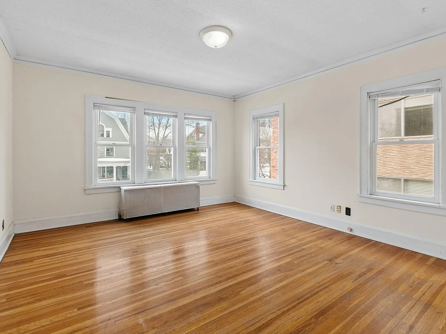 Emmerson Terrace Apartments — Photo 4