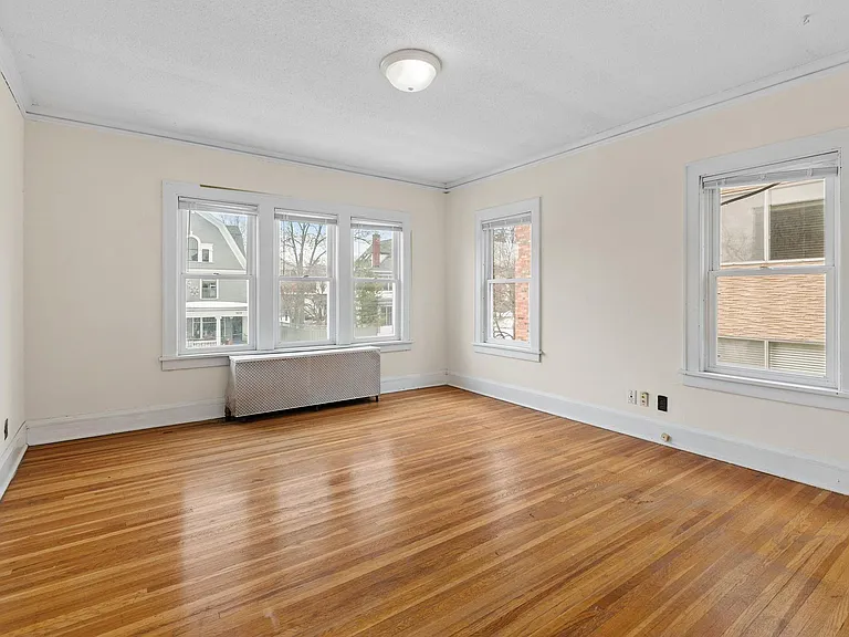Emmerson Terrace Apartments — Photo 4