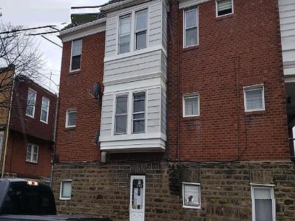 4th image of 598 Alcott St