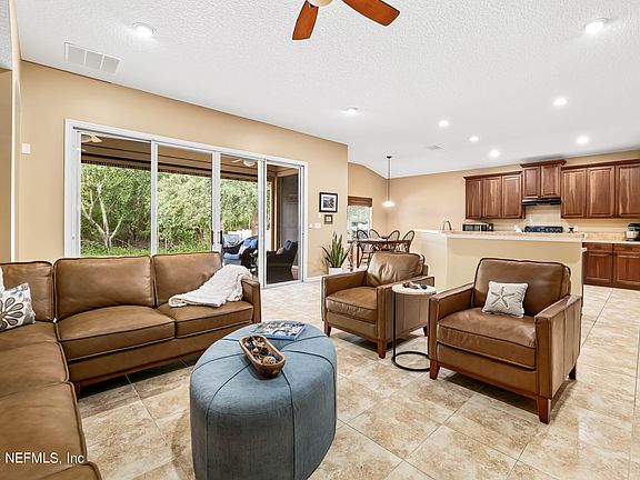 3rd image of 213 CASA SEVILLA Avenue