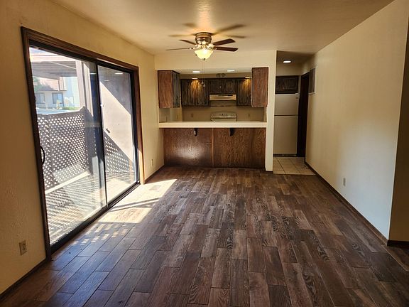 3rd image of 412 N Oakwood Rd APT 101