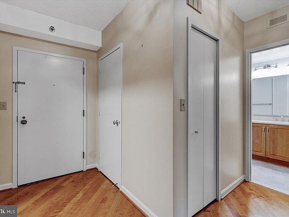 2nd image of 1805 Crystal Dr APT 304S