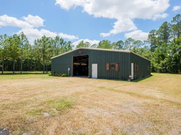 56 Canal St, Fargo, GA 31631