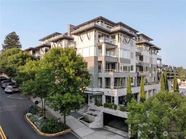220 1st Street #209, Kirkland, WA 98033