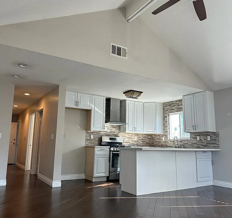 125 N Cabrillo Ave #3